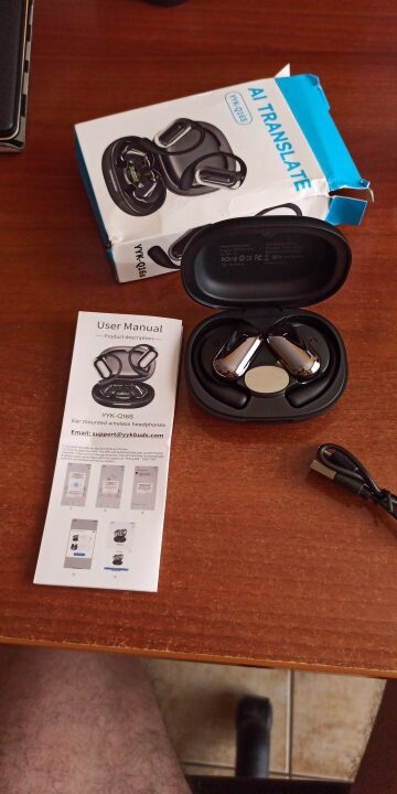 Customer photo: UYUXIO earbuds wearing test